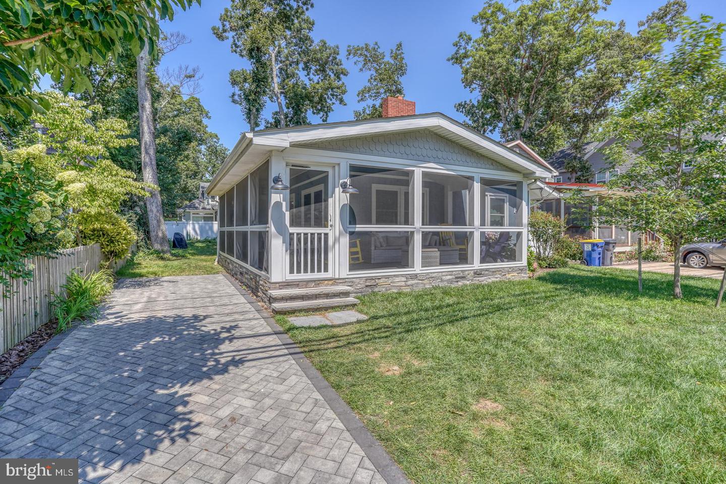 listing image