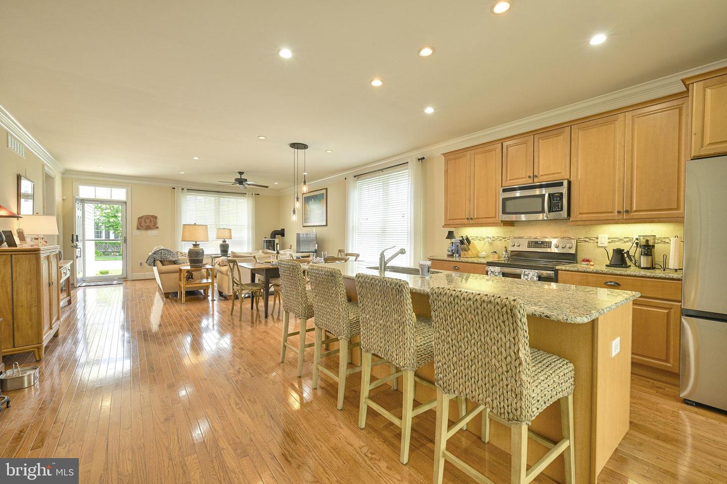 listing image