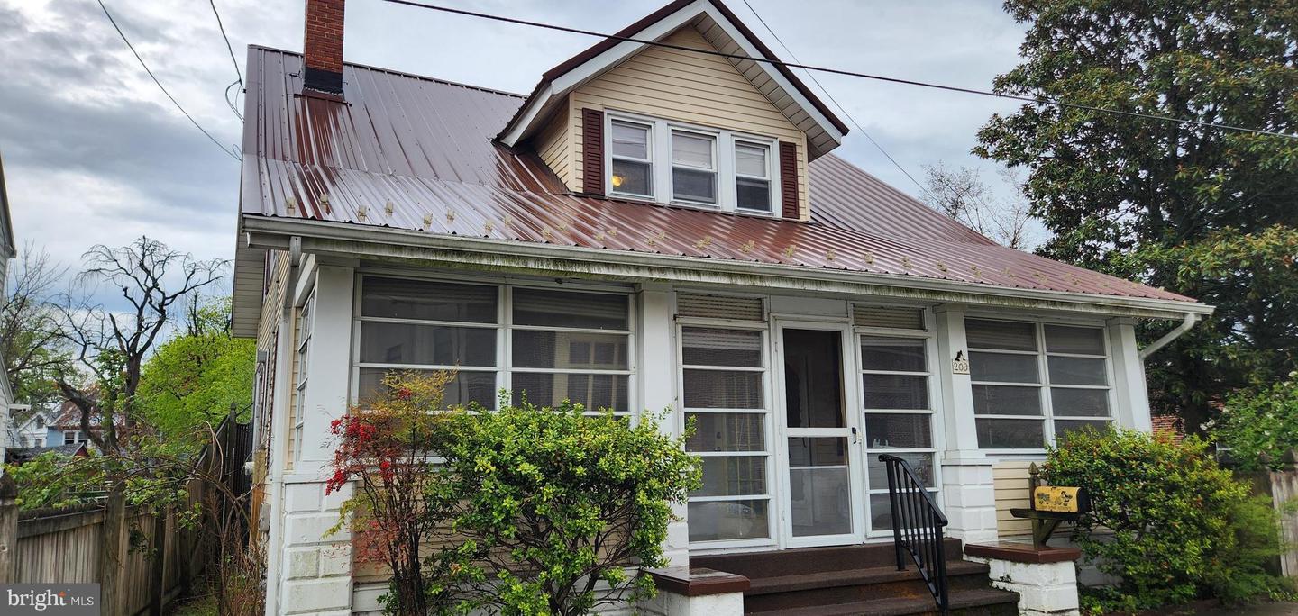 DESU2084070-803888708550-2025-05-28-13-12-07 209 N Pine St | Seaford, DE Real Estate For Sale | MLS# Desu2084070  - Jack Lingo REALTOR