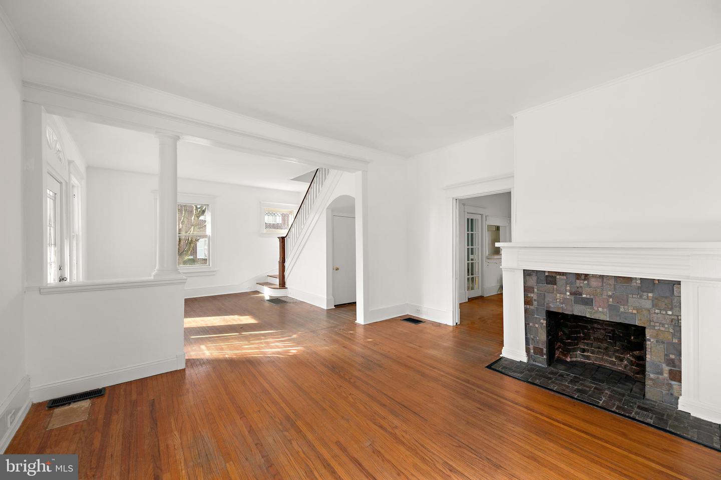 listing image