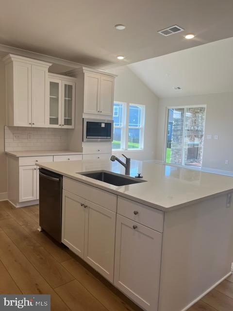 listing image