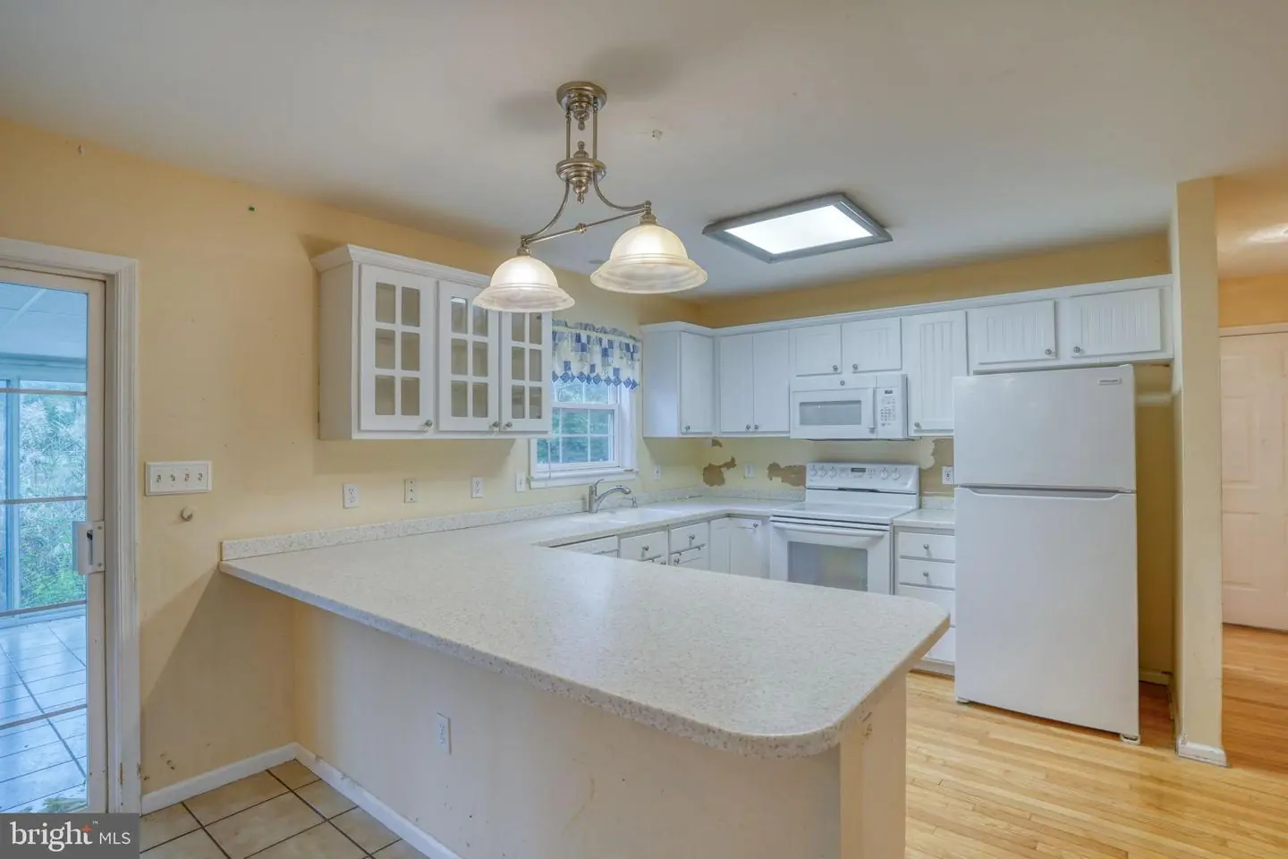 listing image