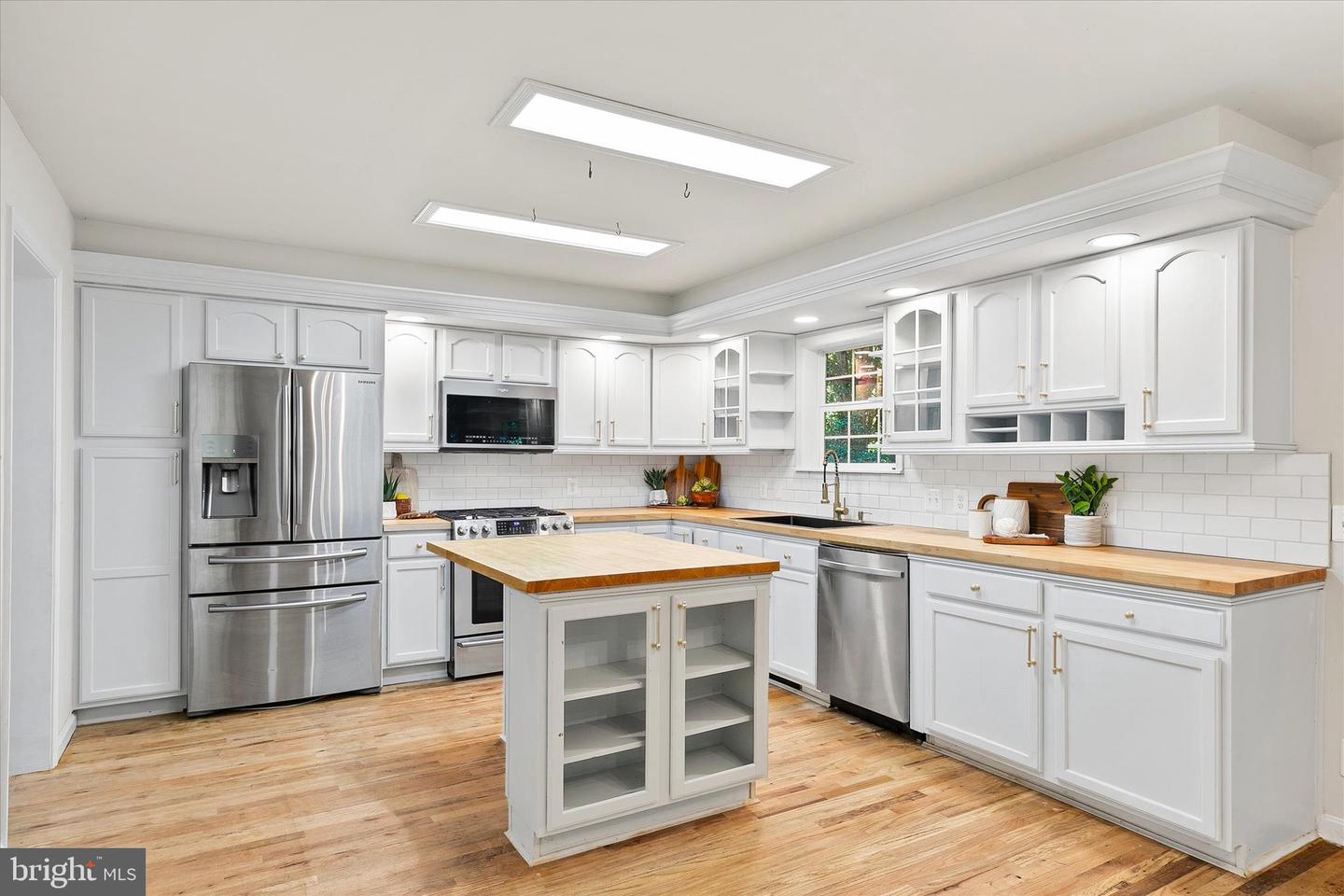 listing image