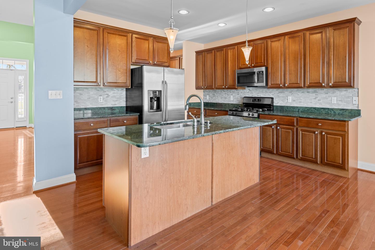 listing image