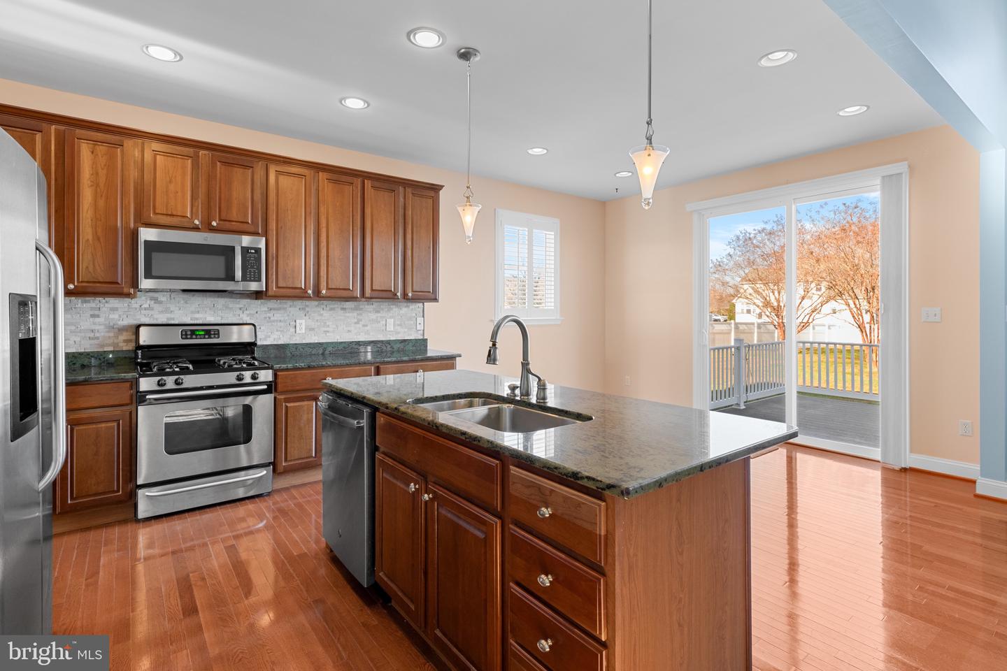 listing image