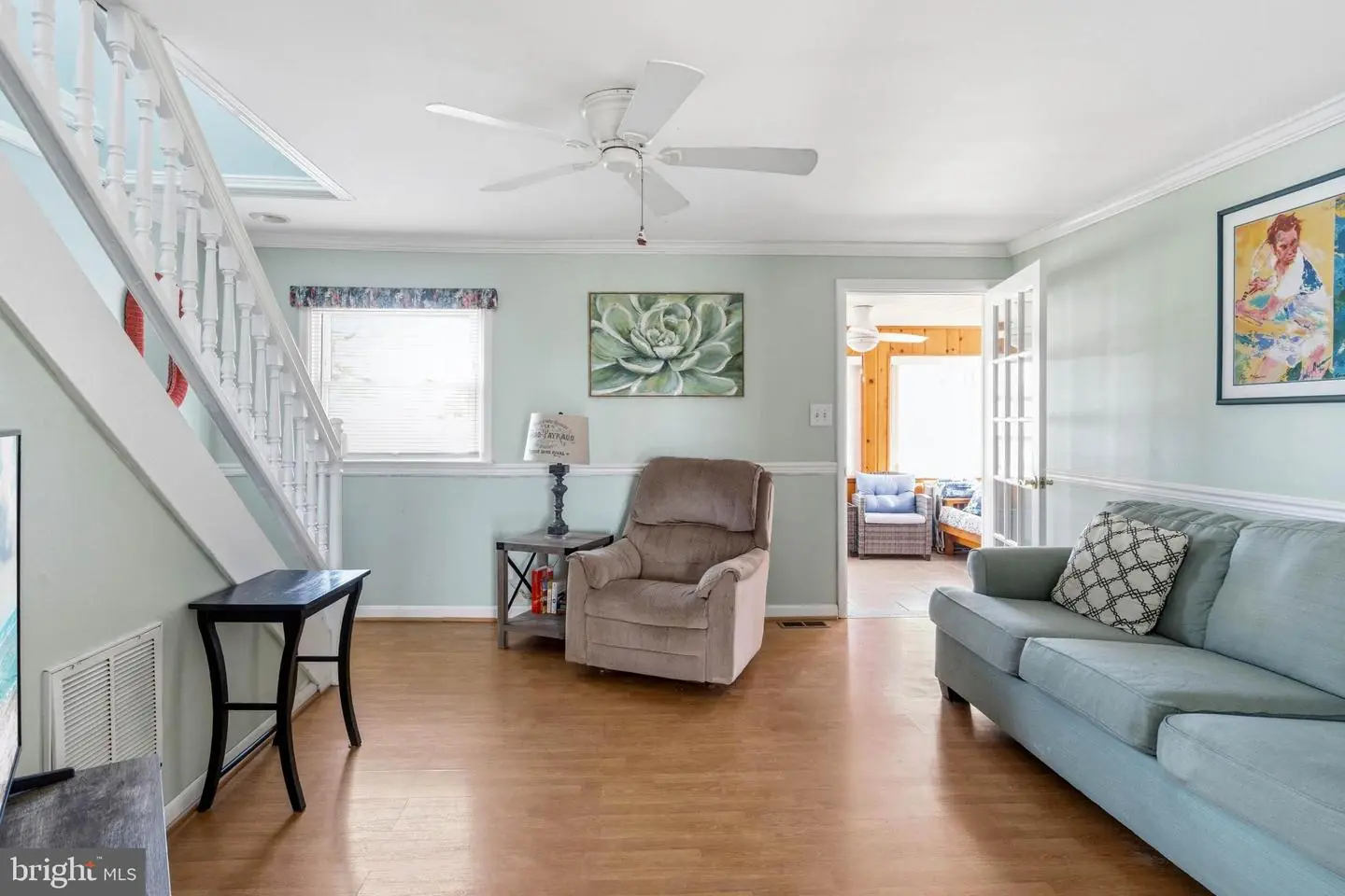 listing image