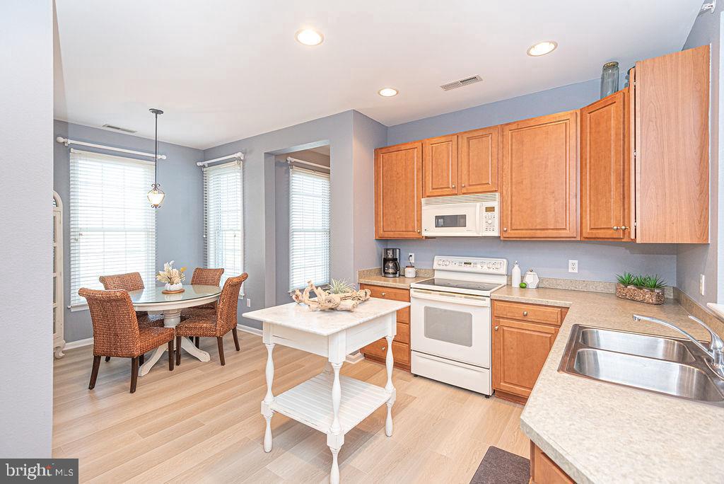 DESU2101554-804359888360-2025-12-12-10-39-16 62 October Glory Ave #h | Ocean View, DE Real Estate For Sale | MLS# Desu2101554 - Jack Lingo REALTOR DESU2101554-804359888360-2025-12-12-10-39-16 62 October Glory Ave #h | Ocean View, DE Real Estate For Sale | MLS# Desu2101554 - Jack Lingo REALTOR