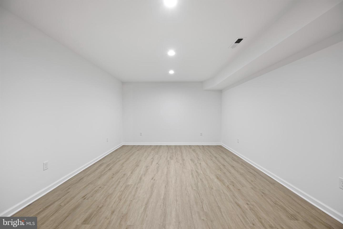 DESU2102122-804410464140-2026-04-29-01-26-27 19149 Chartres St #27 | Lewes, DE Real Estate For Sale | MLS# Desu2102122  - Jack Lingo REALTOR