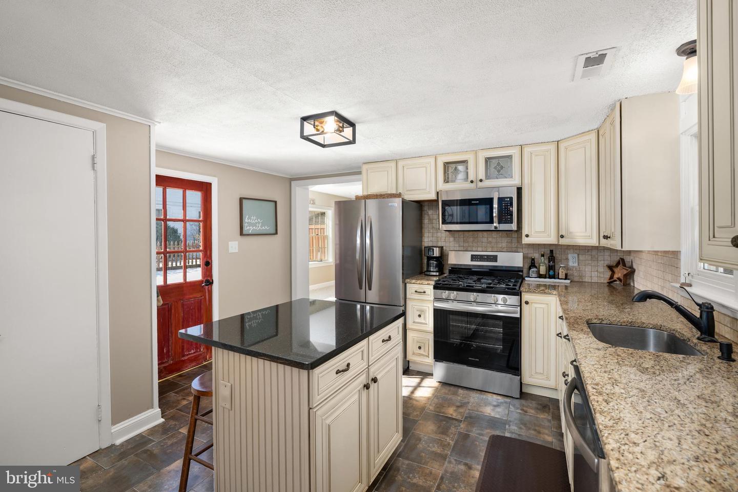 listing image