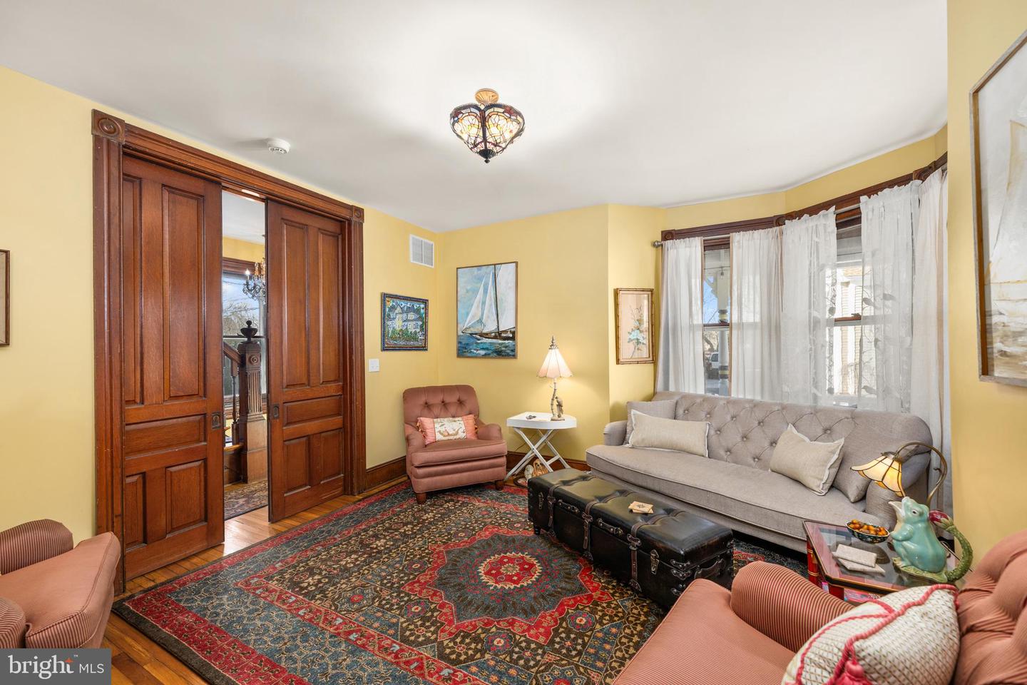 listing image