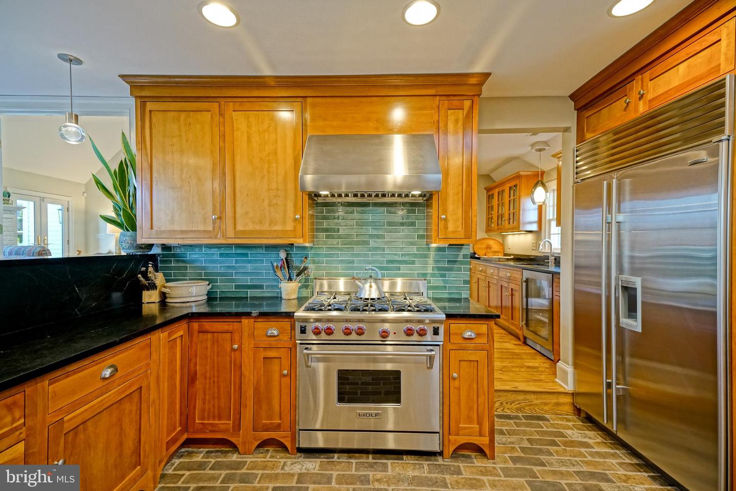listing image