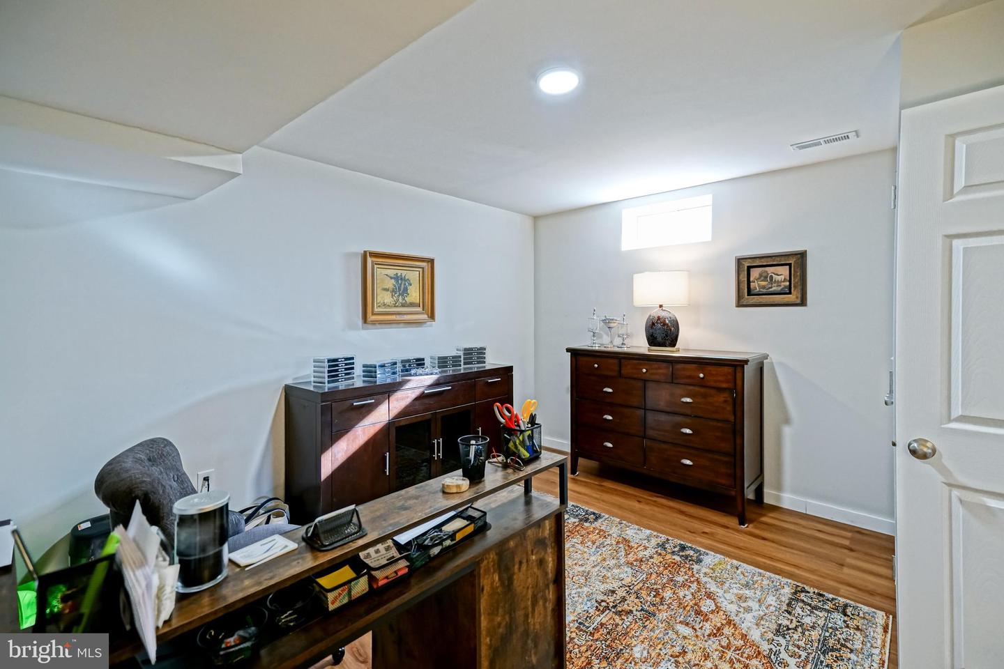 listing image