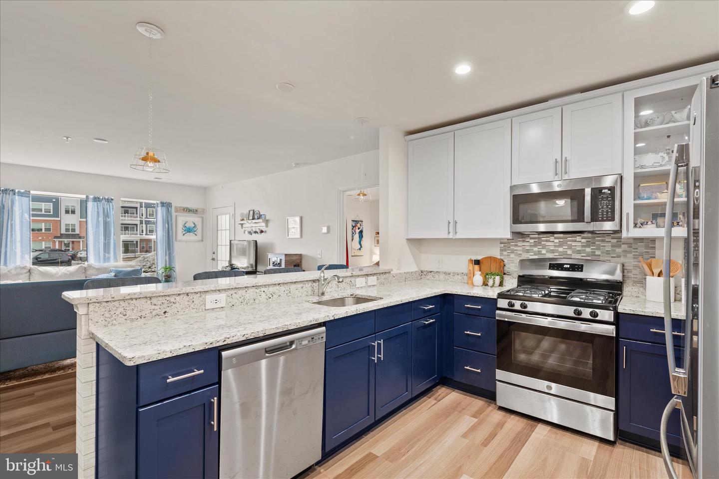 listing image
