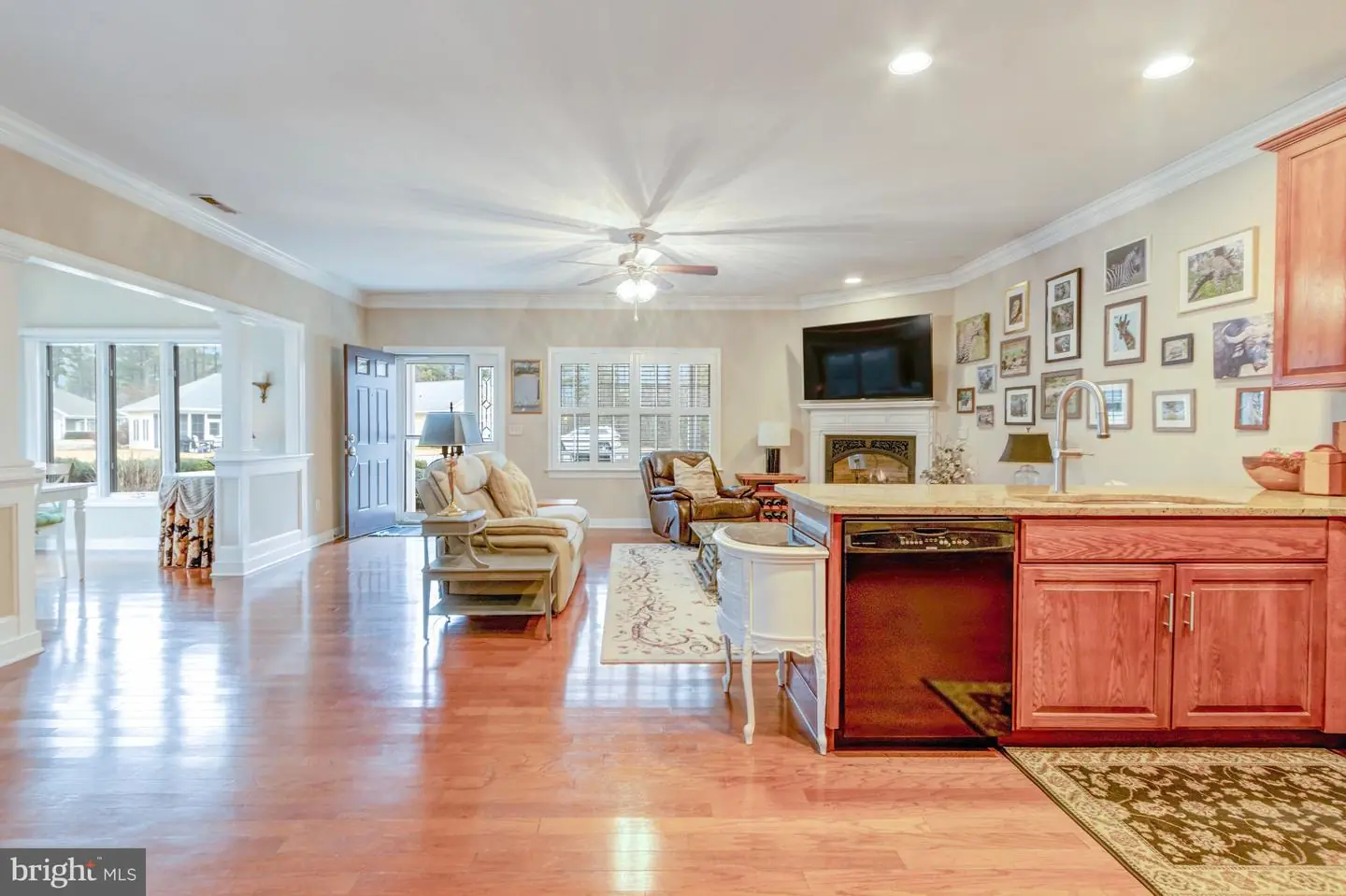listing image