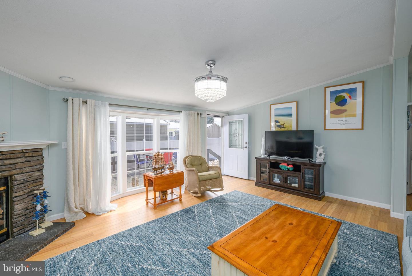 listing image