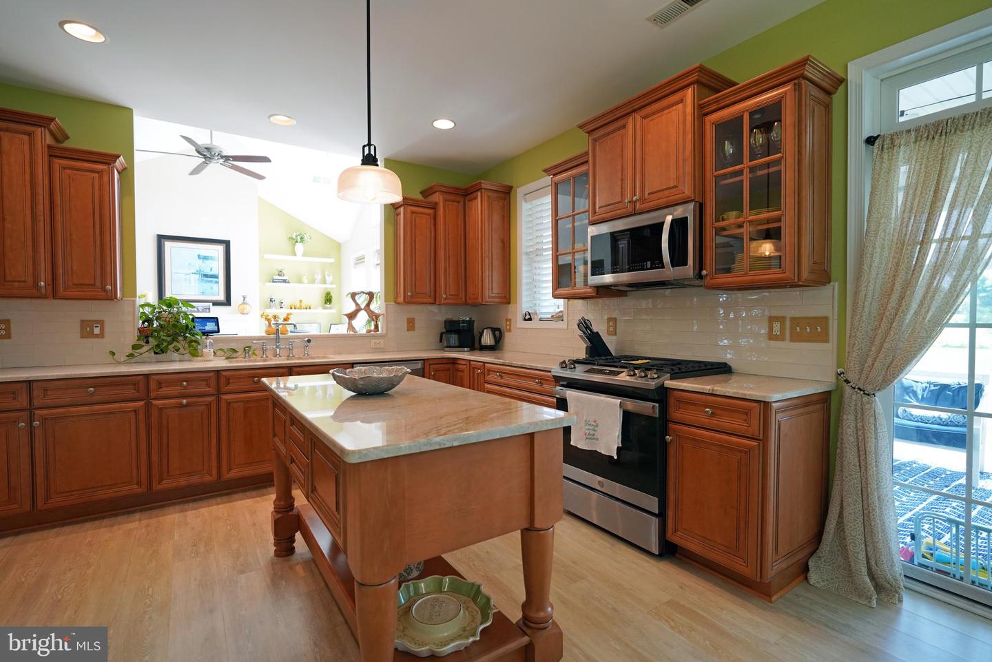 listing image