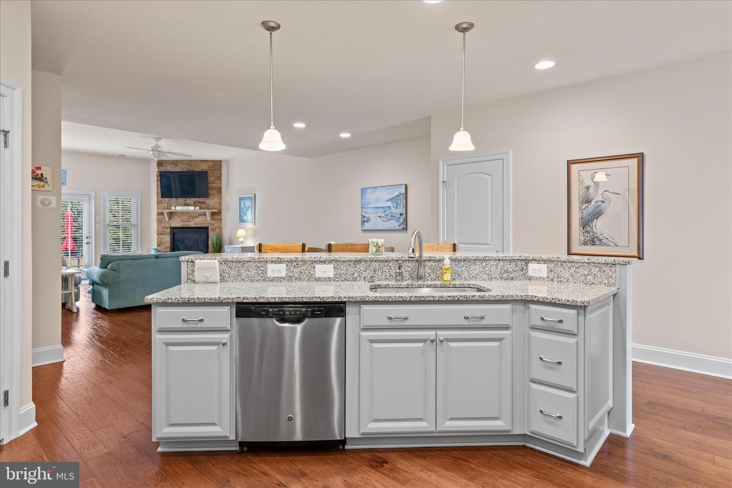 listing image