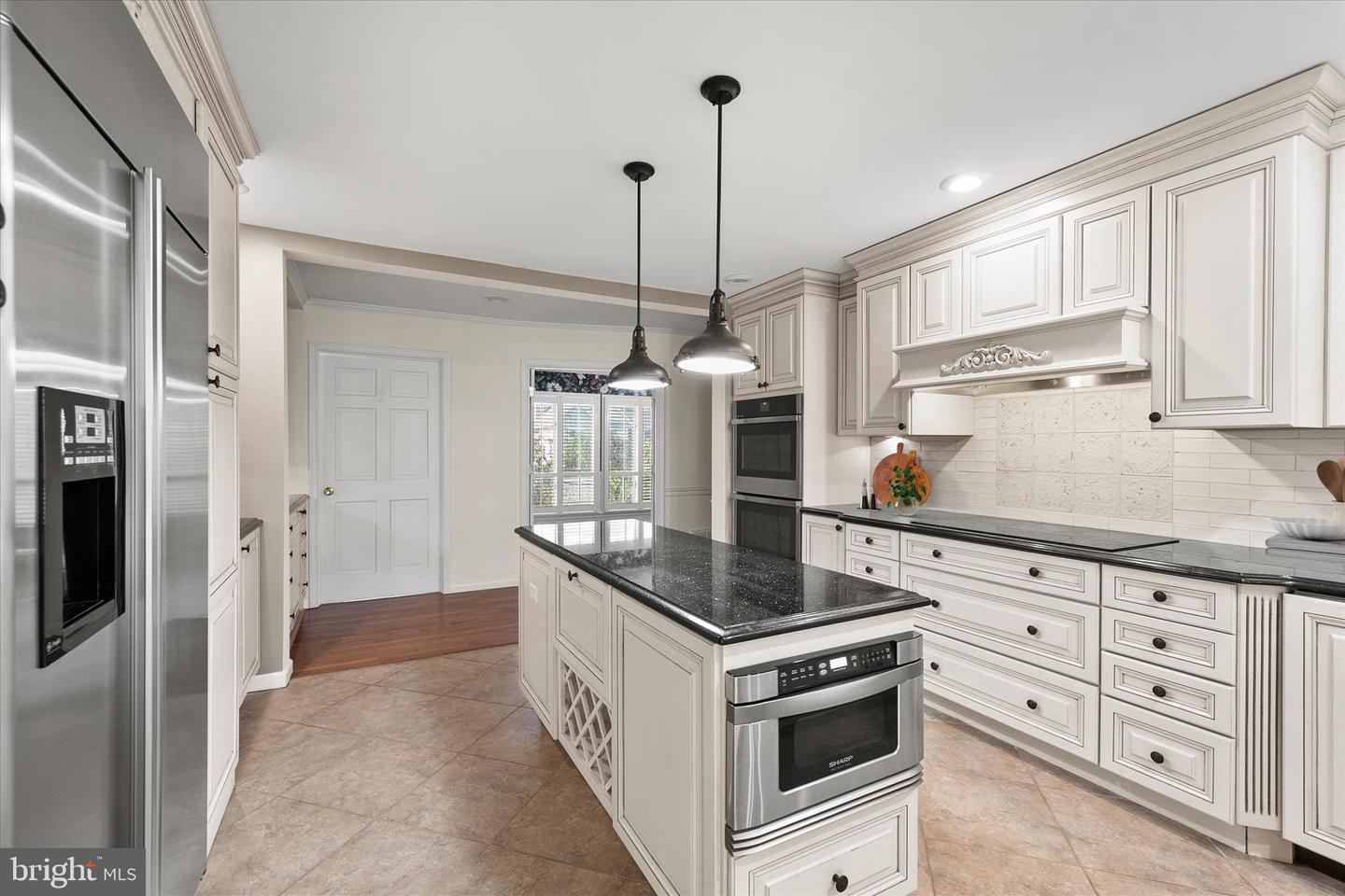 listing image