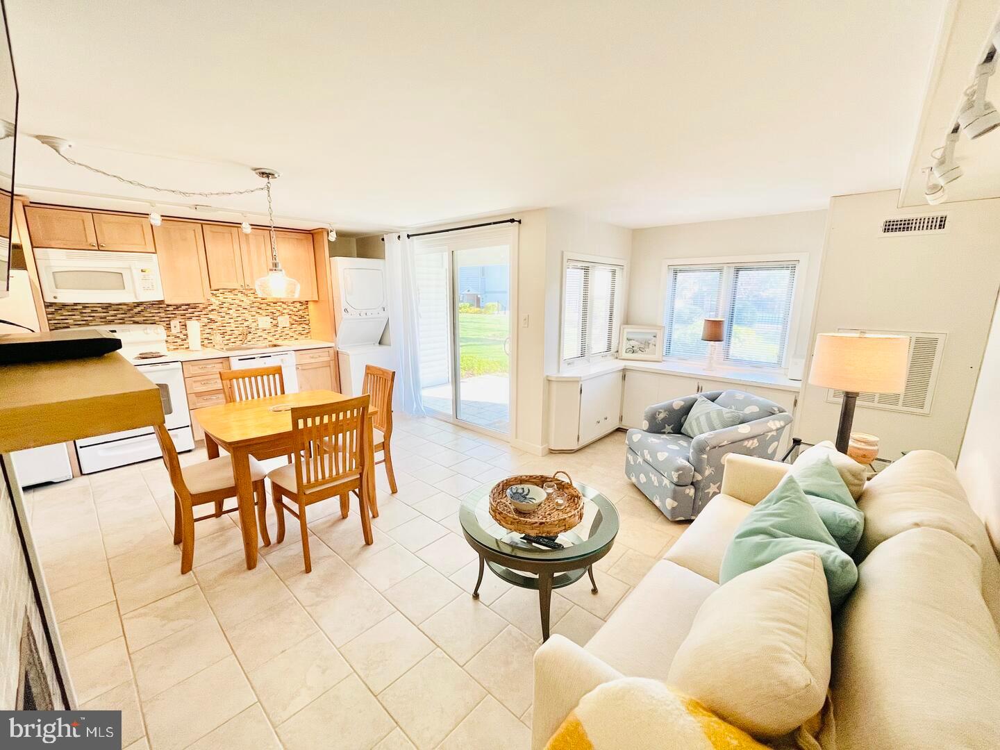 11 NEWBOLD SQ #11, REHOBOTH BEACH, DE - Jack Lingo Realtor 11 NEWBOLD SQ #11, REHOBOTH BEACH, DE - Jack Lingo Realtor