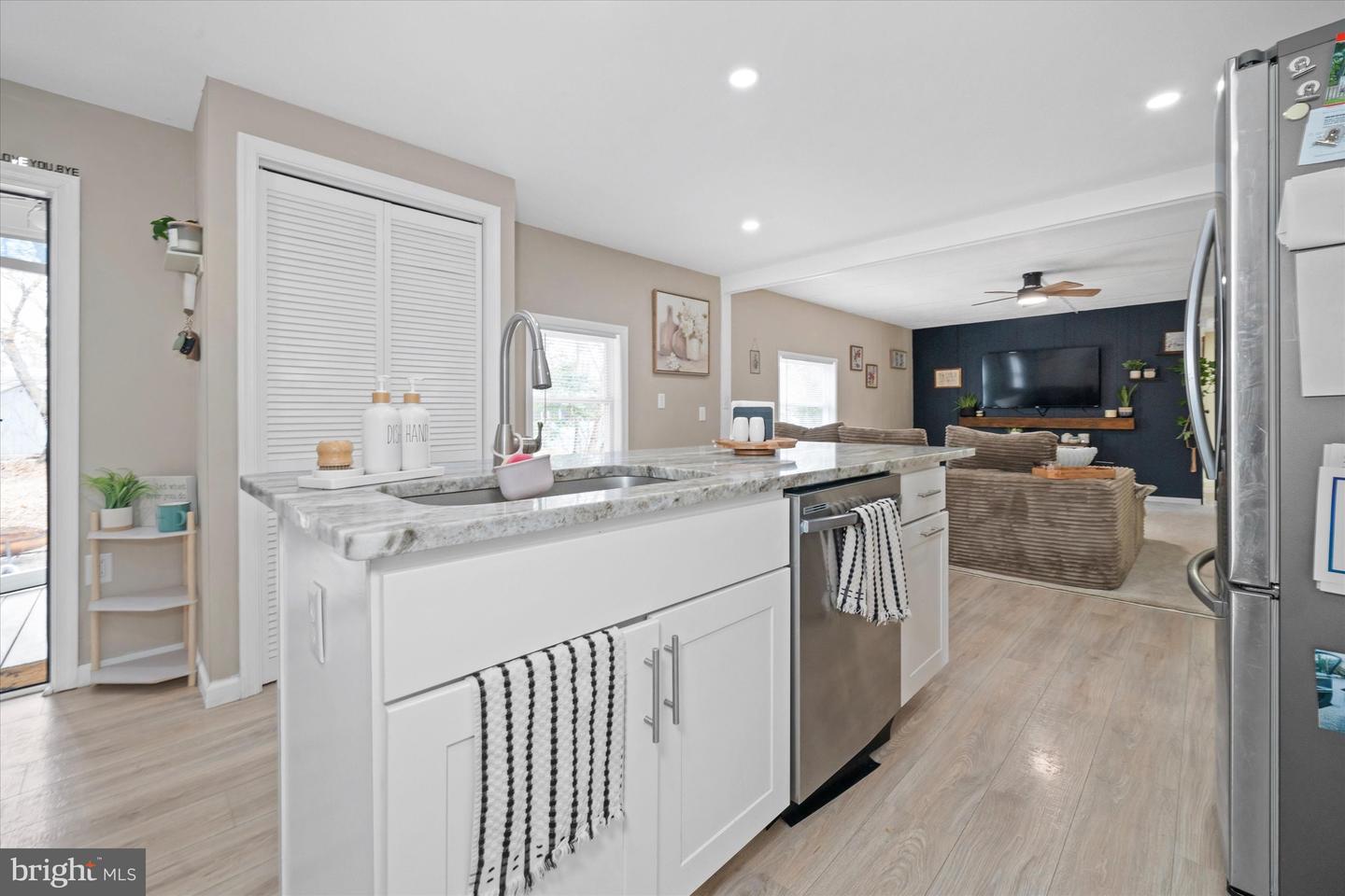 listing image