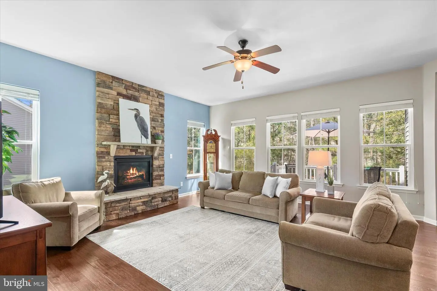 listing image