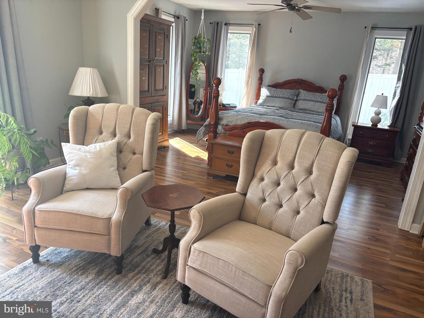 listing image