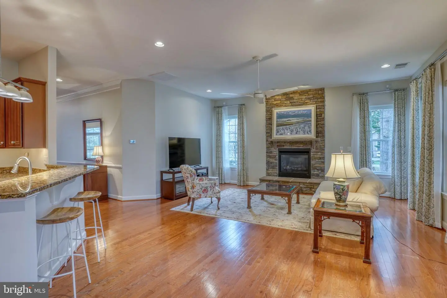 listing image