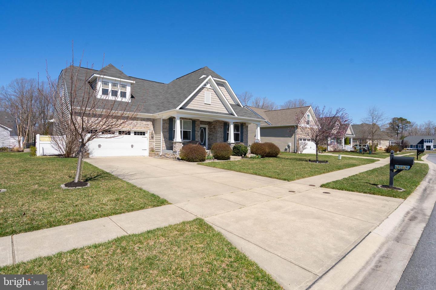 listing image