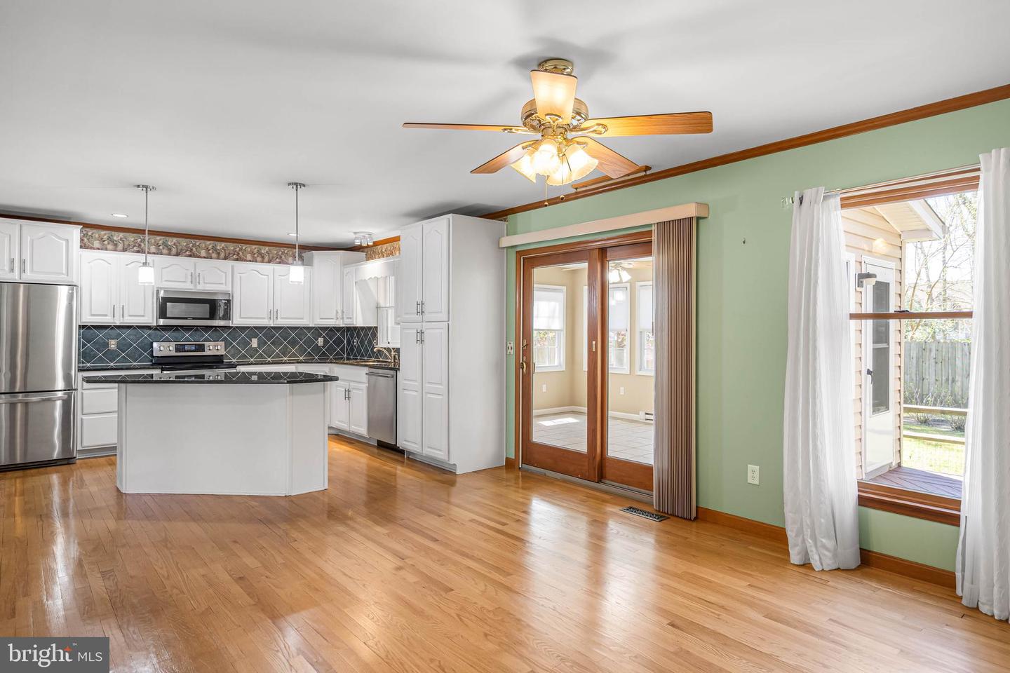 listing image