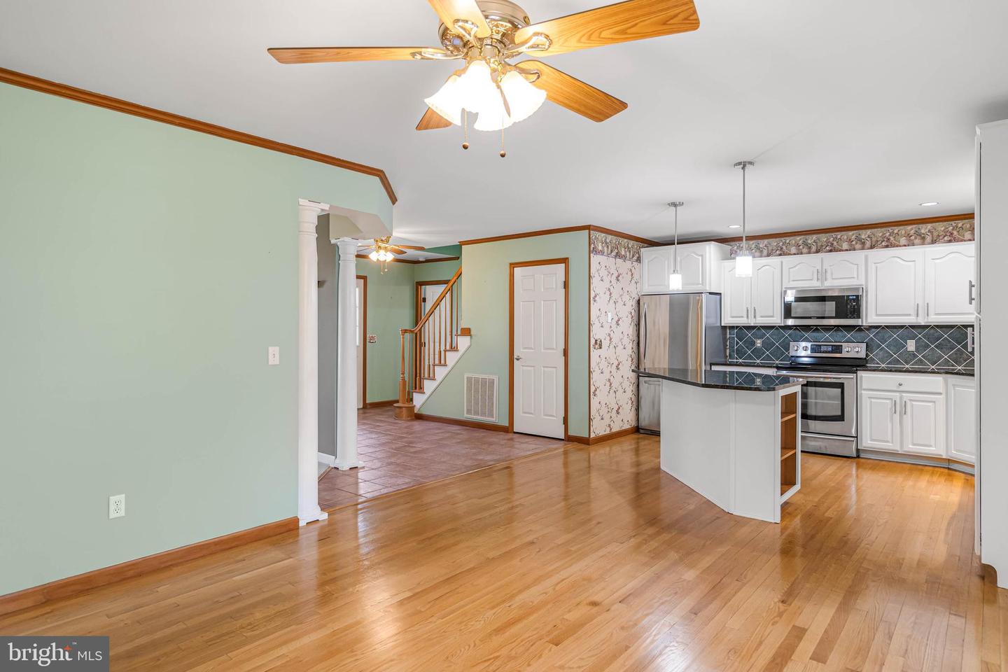 listing image