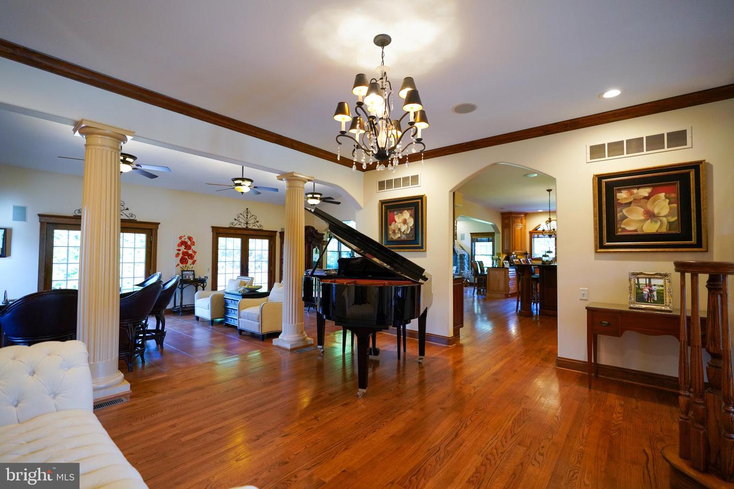 listing image