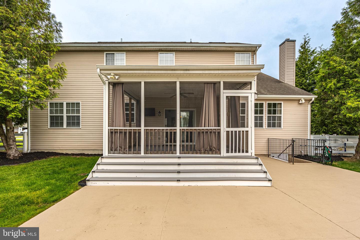 listing image