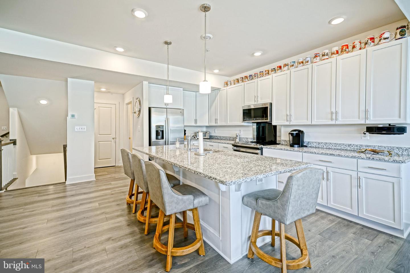 listing image