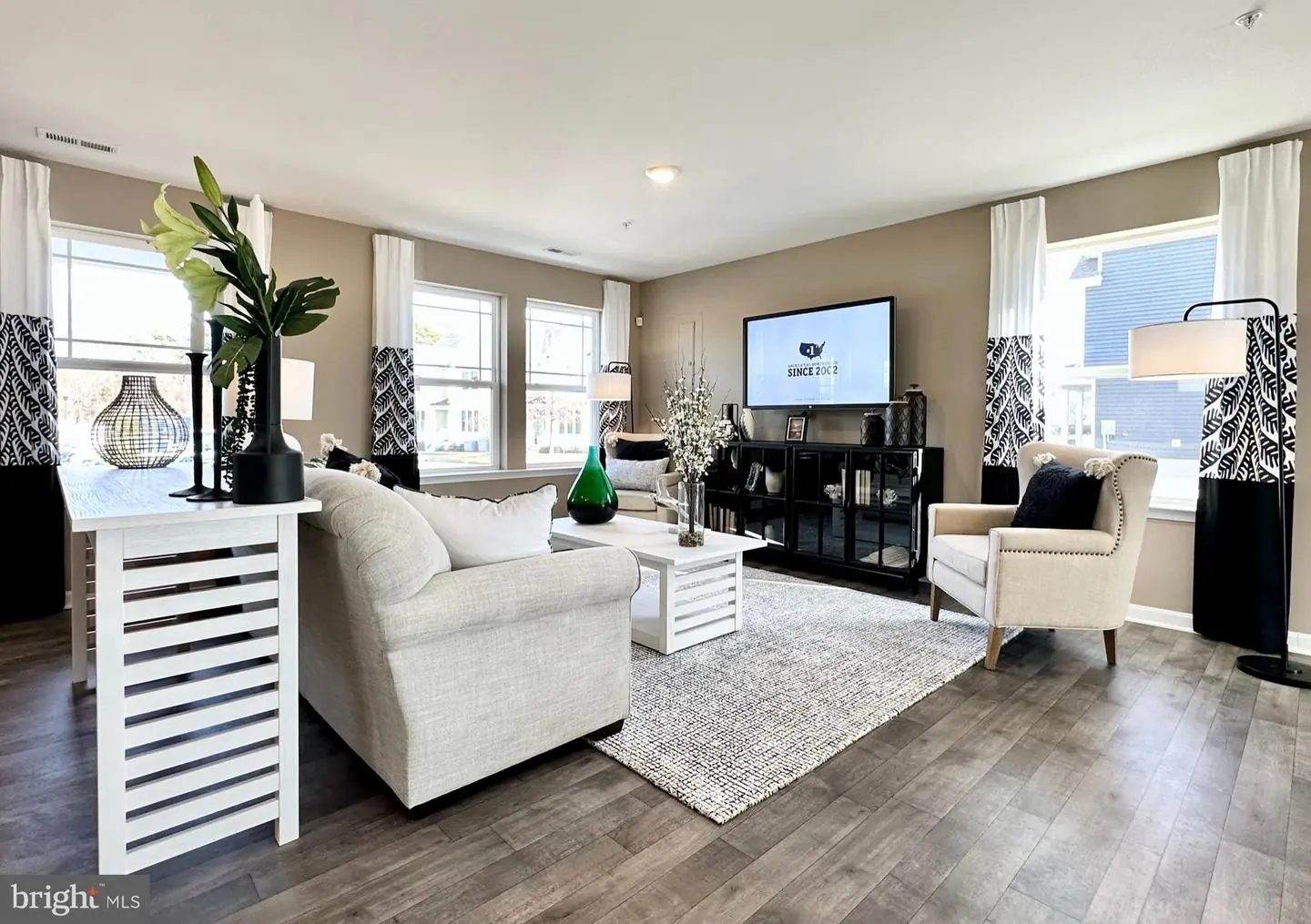 listing image