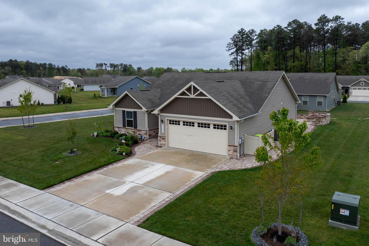 listing image