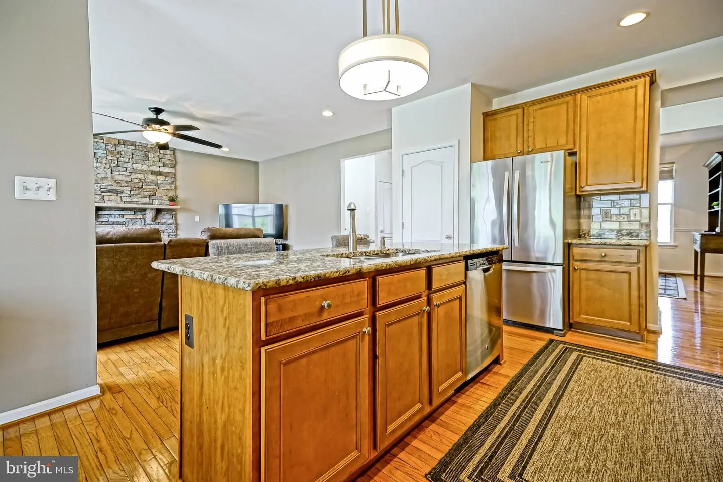 listing image