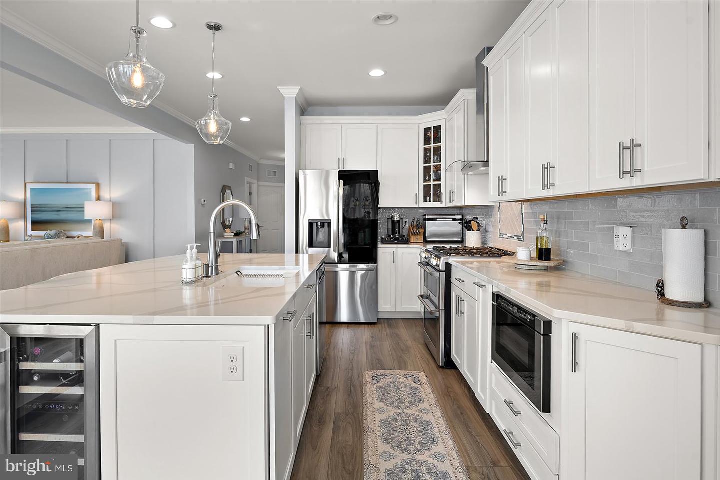 listing image
