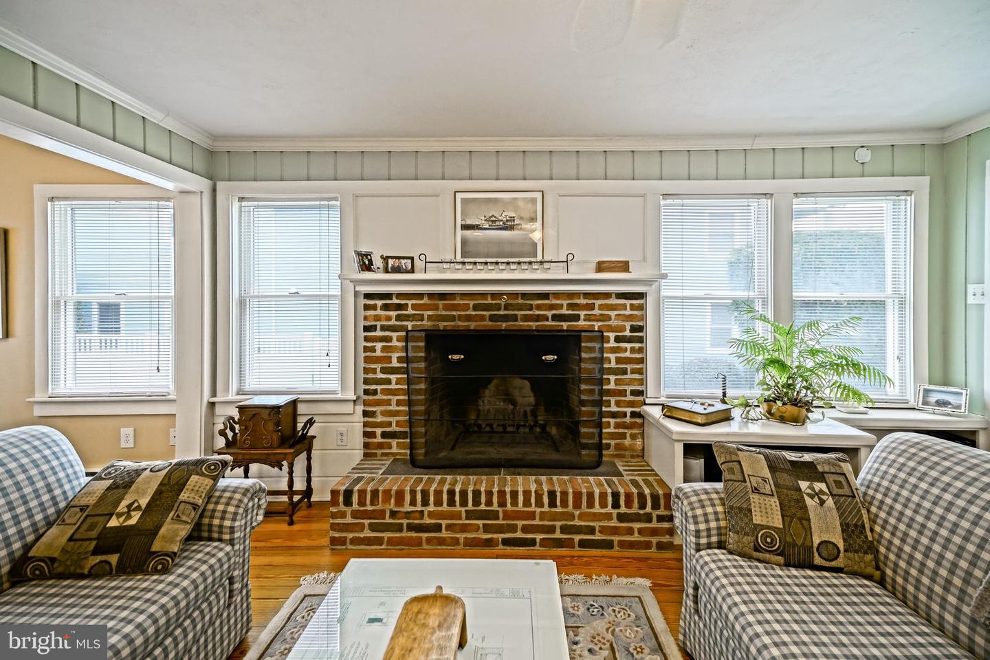 listing image