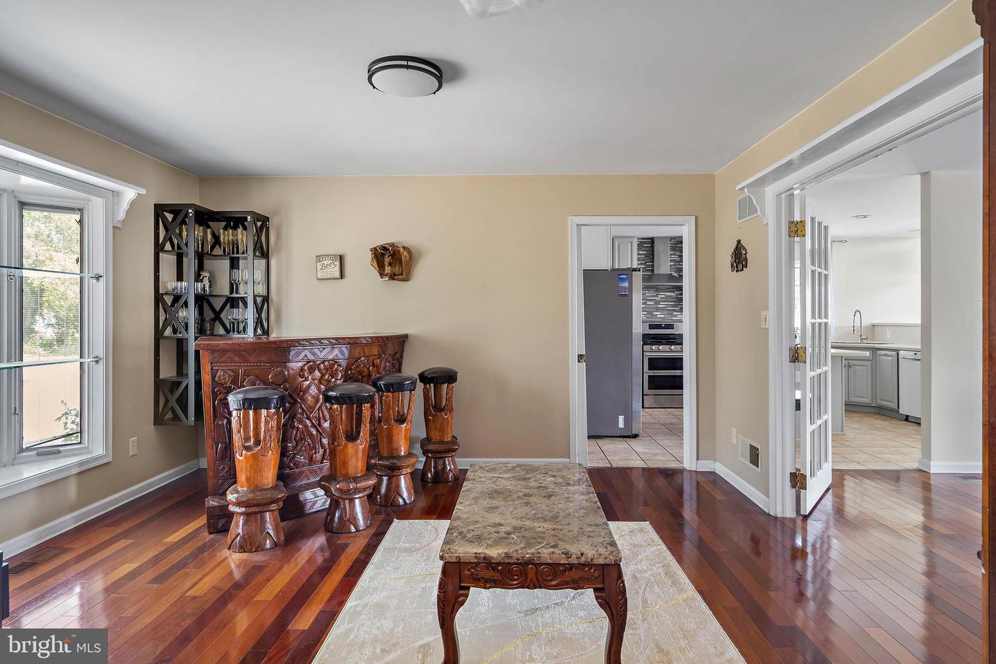 listing image