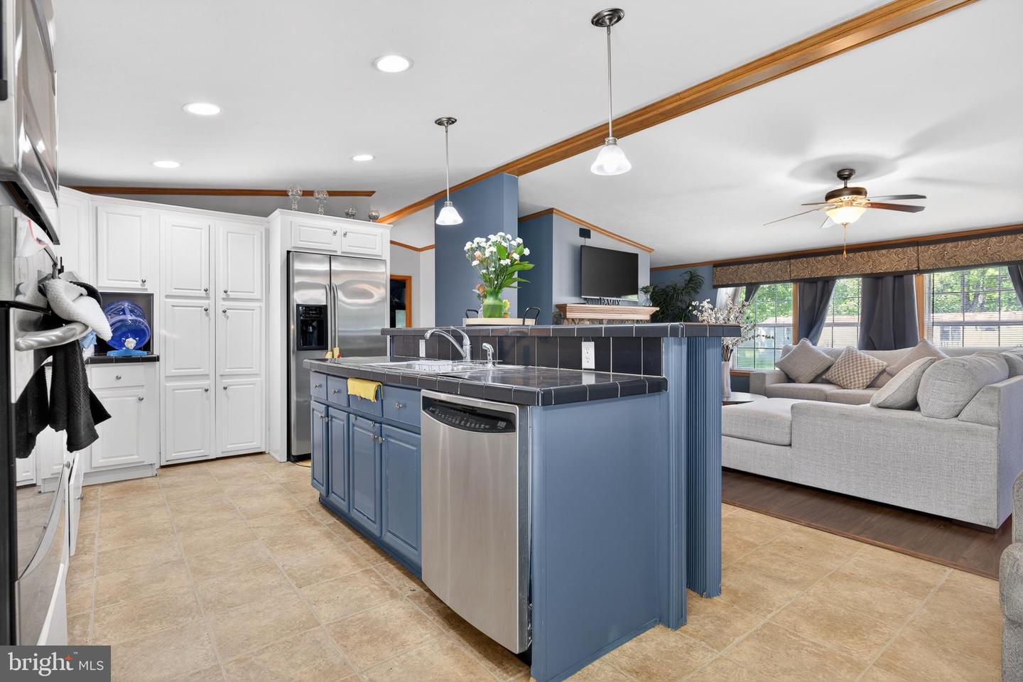listing image