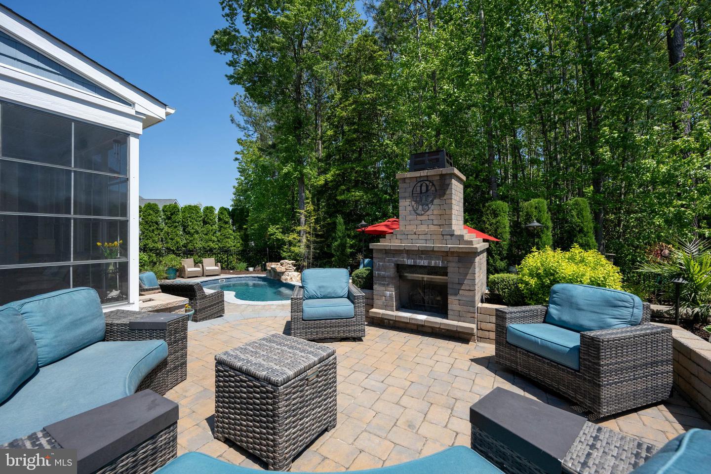 listing image