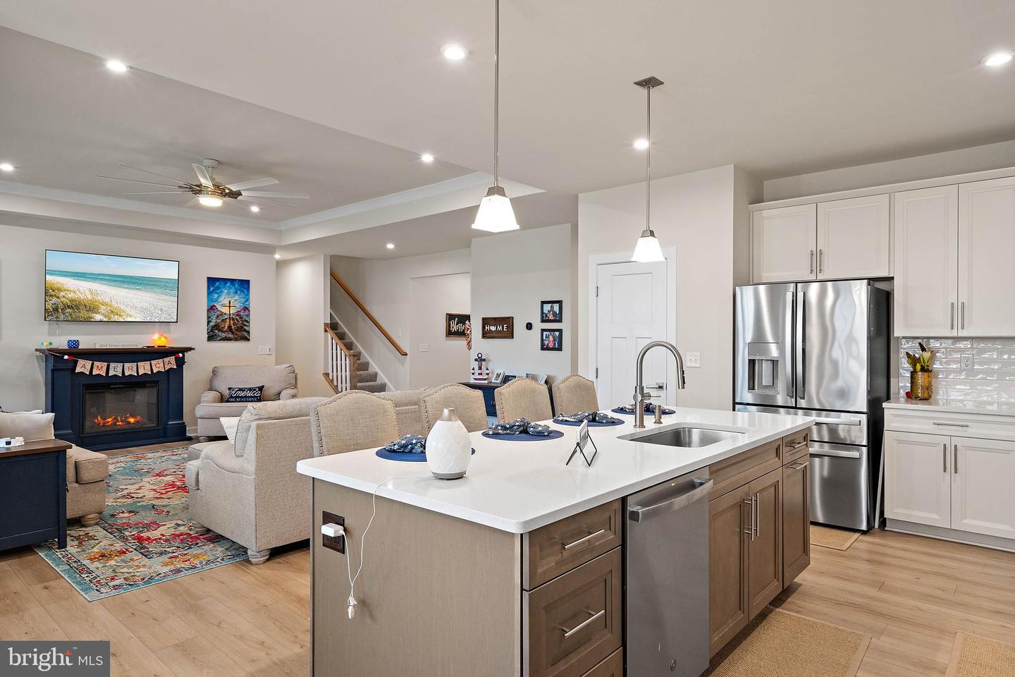 listing image