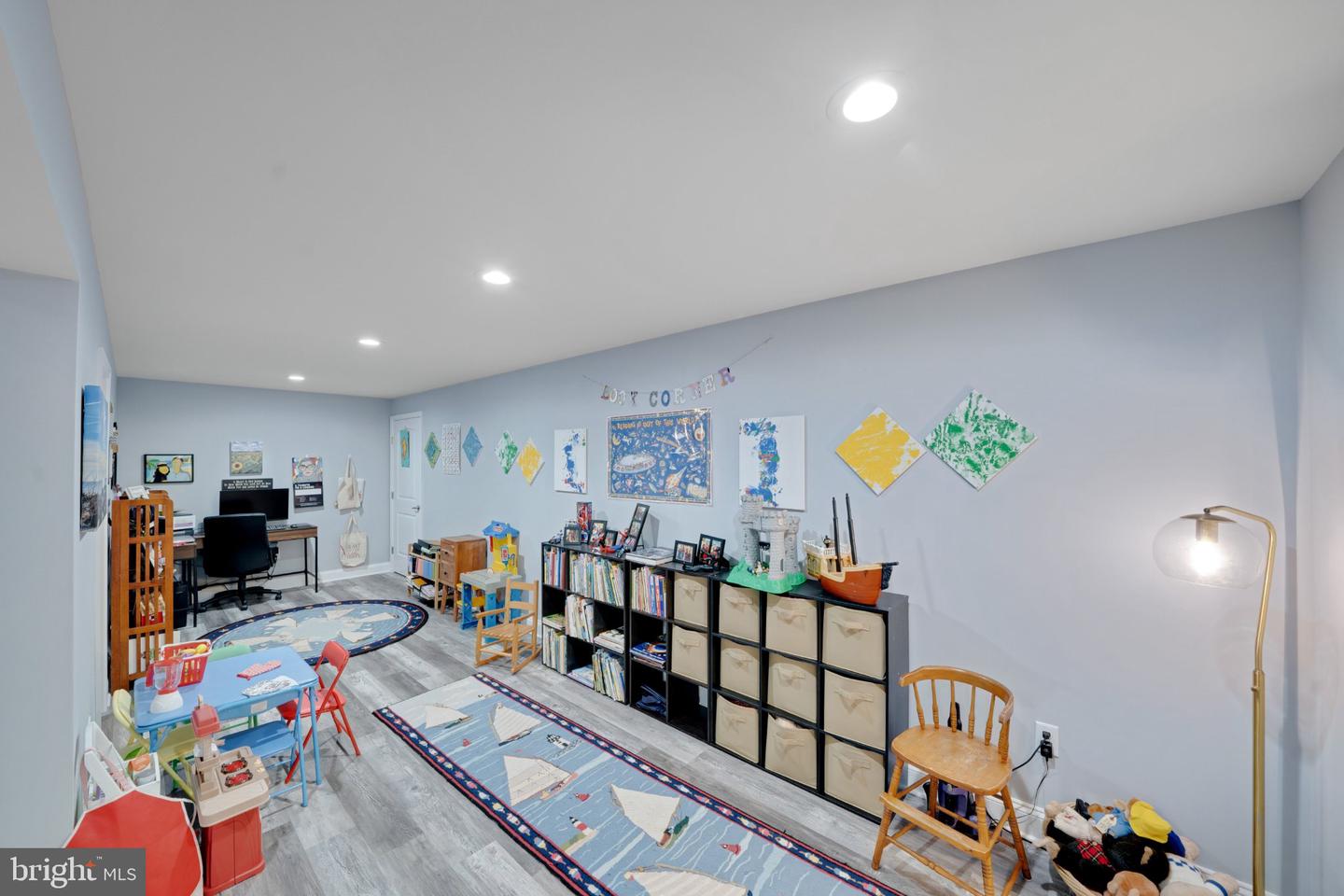 listing image
