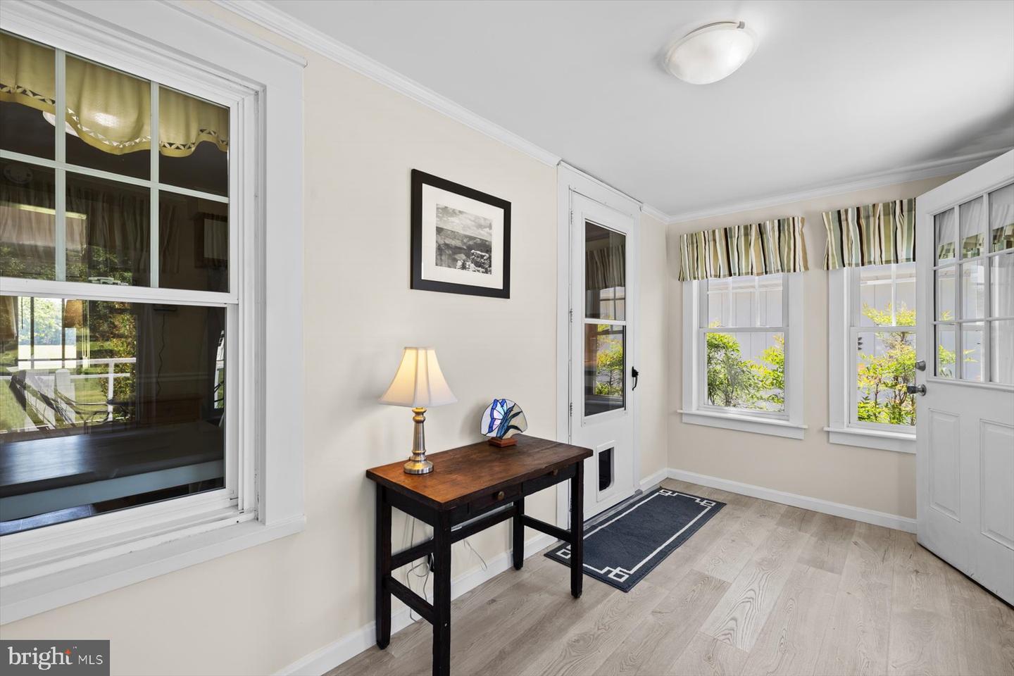 listing image