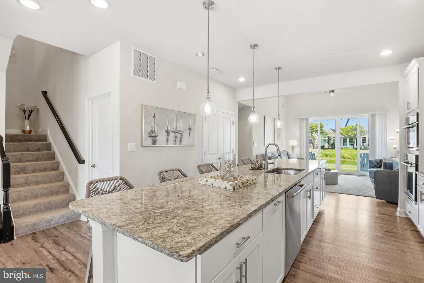 listing image