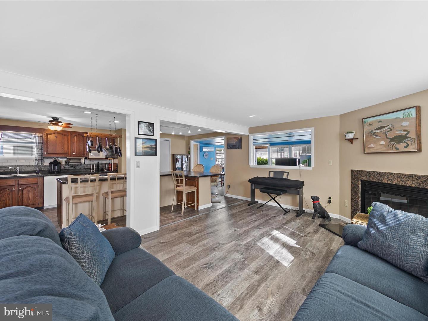 listing image