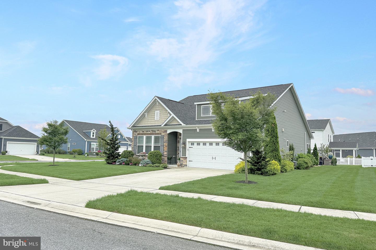 listing image