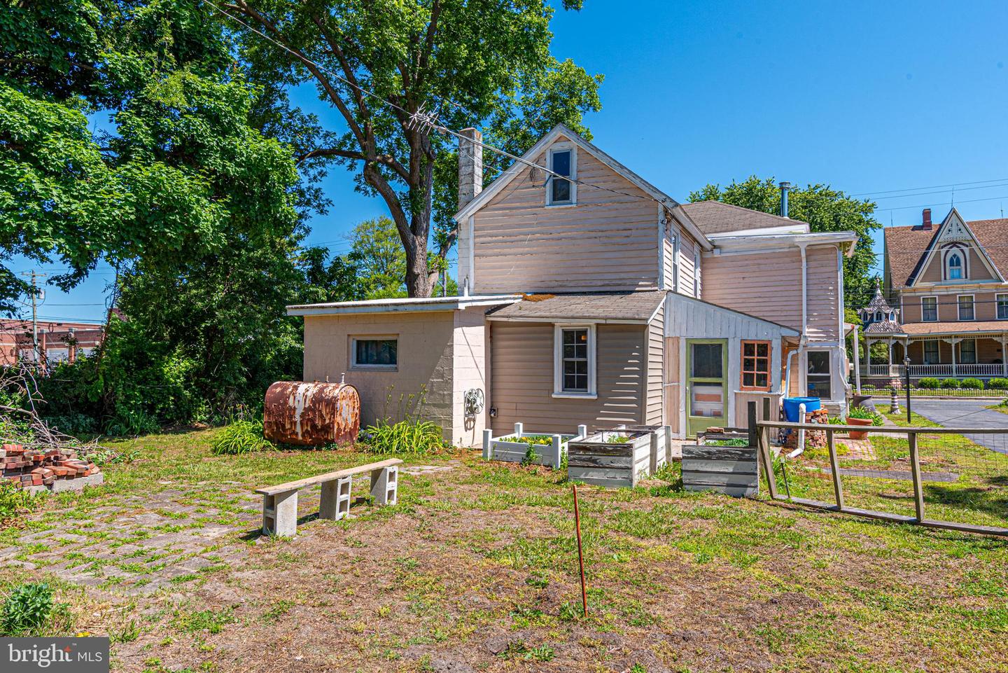 listing image