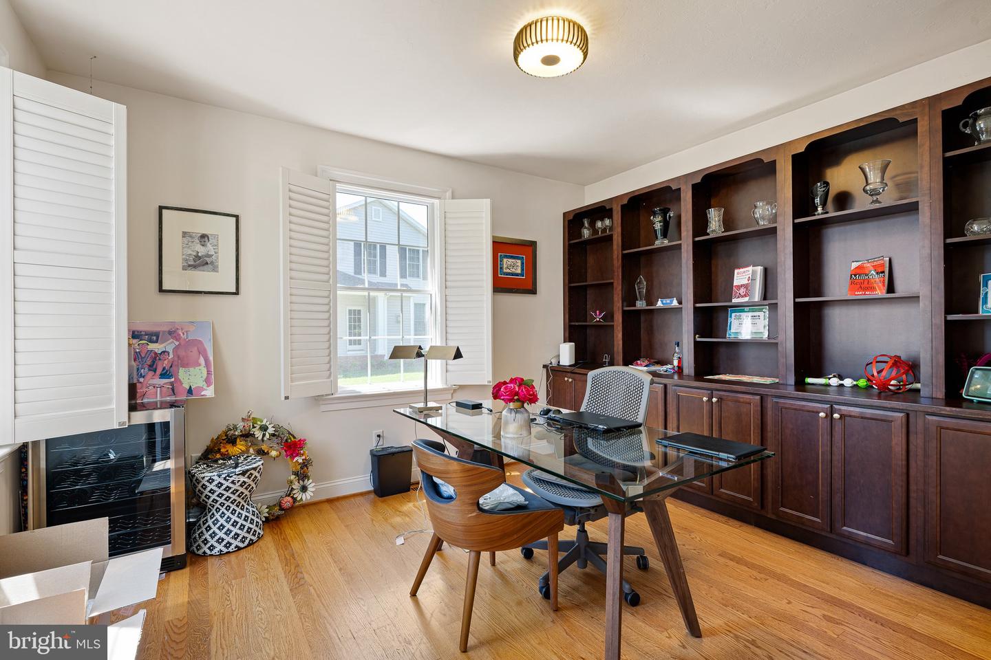 listing image