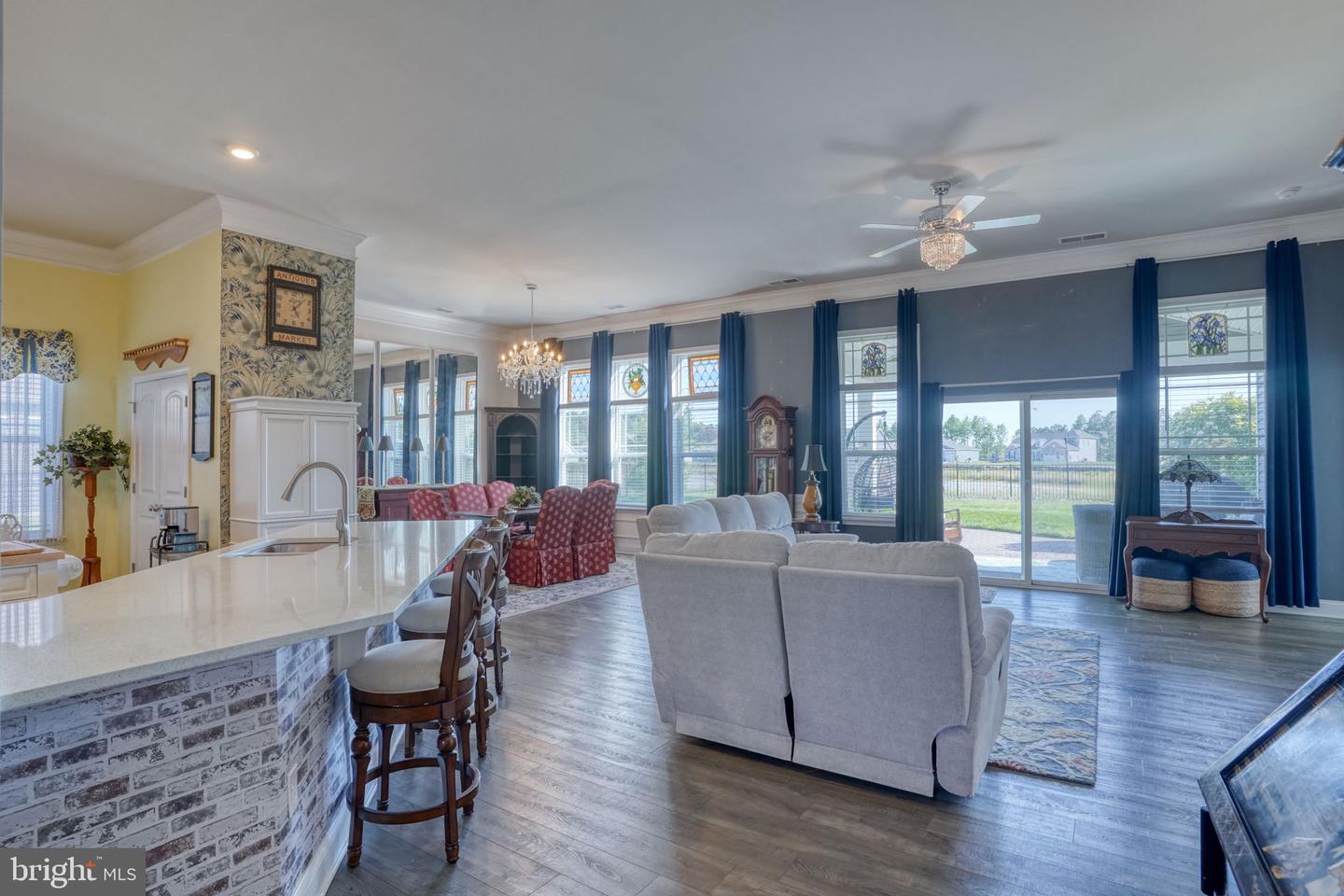 listing image